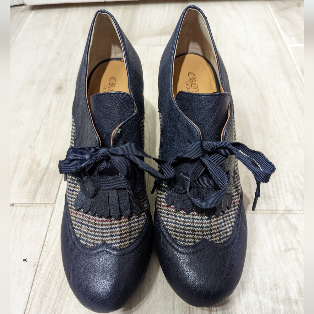 Crown vintage heels